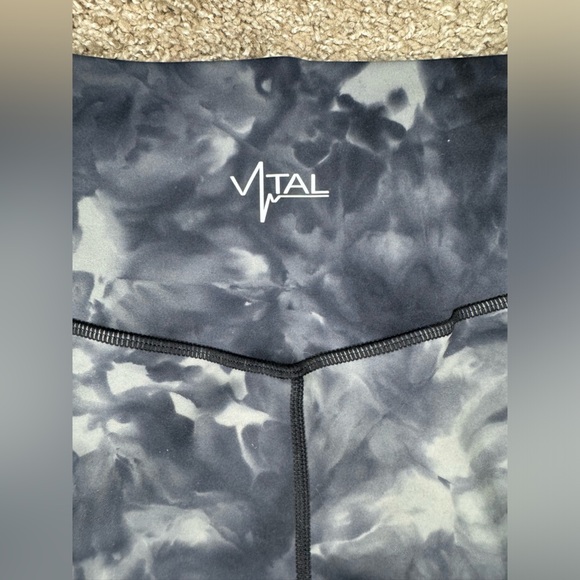 Vital Apparel Plush V2 Marble Biker Shorts 6" Wine Marble - Picture 4 of 5